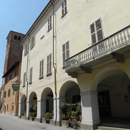 Al Piano Nobile Lägenhet Cherasco
